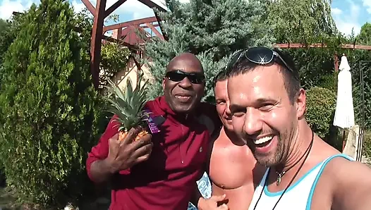 Sarışınlarla Vahşi Havuz Partisi Grup Seks Partisi Büyük Yarak Emiyor