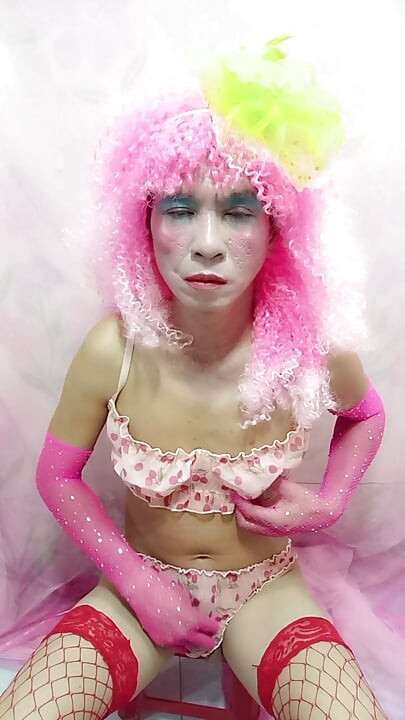 Oanh Le transgender wearing sexy clothes