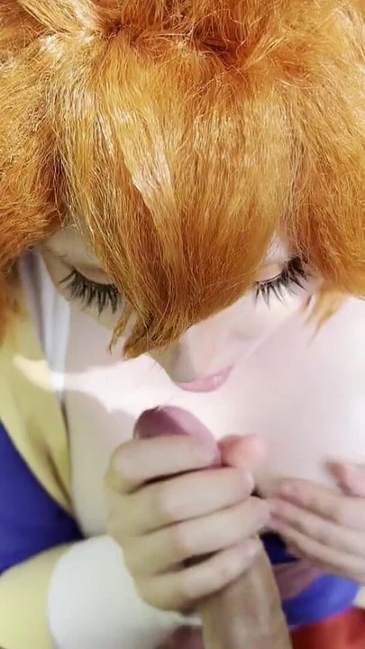 Moment époustouflant de « Mereoleona Vermillion Cosplay séduit comme un lion - Clover Noir, fantasme de la vraie vie »