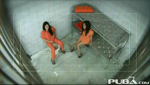 London and Jessica are jailhouse bitches