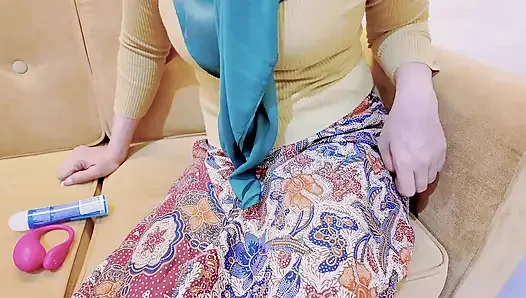 Gadis desa dijebak pria nakal saat berkunjung ke kota
