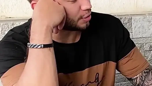 Kızıl saçlı, göğüs piercingi yapan Bana Kahve, Kocaman Popo, Pembe Vajina ve Oral Seks Veriyor - Andrea Castro & Brian Evansx