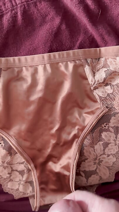 Porra na calcinha da esposa 16