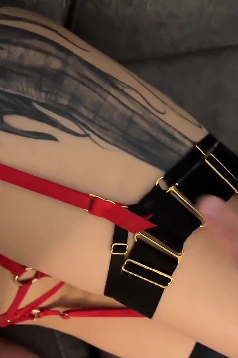 Beauty Tlatin Shemale dimusnahkan oleh actorfab