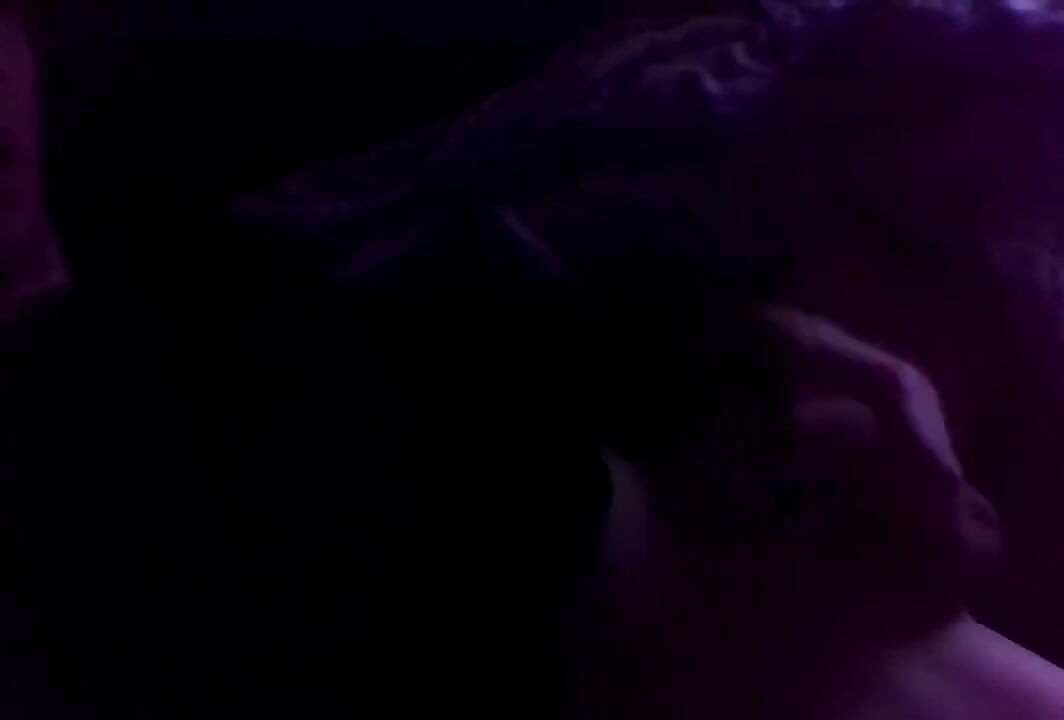 Masturbându-se în întuneric (fără audio)