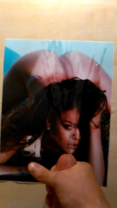 Rihanna - omaggio di sborra # 1