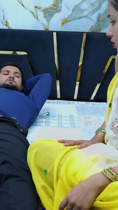 Makan mailik ne room dene ke bahane kar di chudai | Clip 1