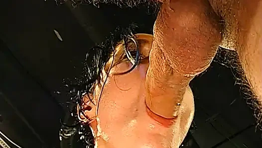 Aku membutuhkannya sekarang! - Aksi seks threesome liar cewek semok kulit hitam yang lagi kencing!