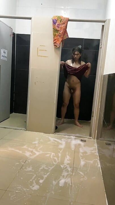 Behind the scenes of the shower clip