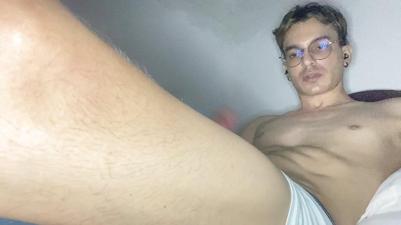 FEMALE TWINK PLAYING WITH HIS PUSSY AND DILDO