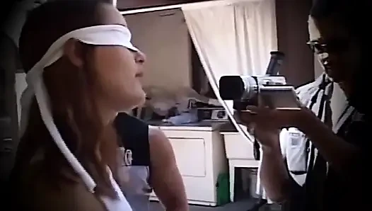 Rumen kız aynı anda 4 alıyor