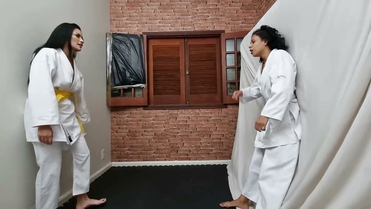Karate Fight Girls - Gadis karate domiantion papan atas beraksi