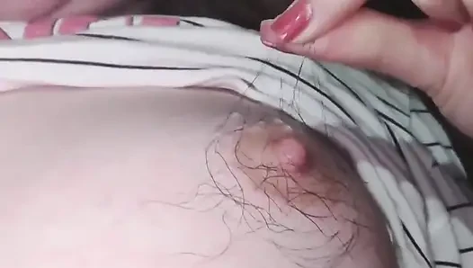 Aku lagi asik mainin pentil berbuluku