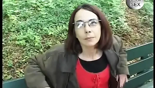 Si rambut merah mengisap dan makan air mani