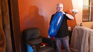 109) Извращенная дрочка на шарике Лонгнек от папочки BalloonBanger