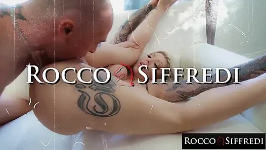 Rocco siffredi - ateşli kızıl saçlı sert anal seks yapıyor - leya desantis