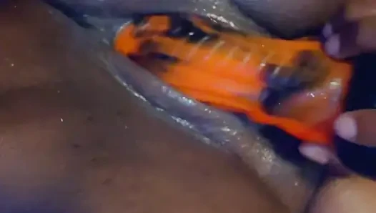 Нежно игра с киской
