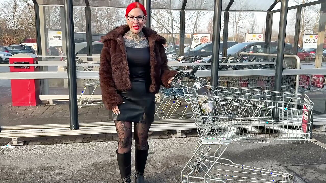 Mein erstes Praktikum im Supermarkt und ich durfte blank in ihr MILF-Loch… droht mir jetzt der Rausschmiss?