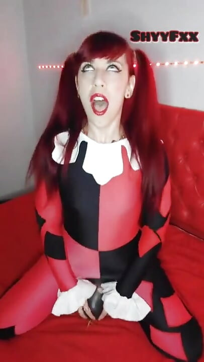 Shyyfxx Harley Quinn celebra su cumpleaños y envía al joker a su vecina en un juego de roles