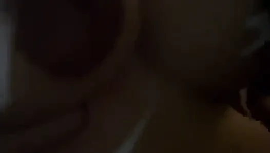 Hintli kadın desi yarağının tadını çıkarıyor