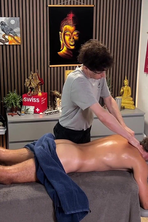 Hot Straight Guy Gets Handjob From Masseur