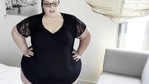 Surga montok: gaun dan di kamar hotel