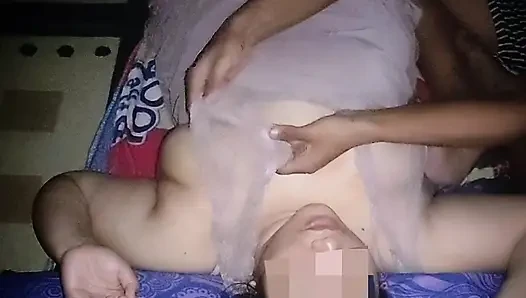 tubuhku sudah lama tidak di sentuh. membuat puting ku sangat sensitif. aku sange. memek ku menginginkan kenikmatan