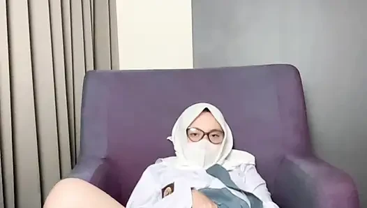 High School student shows off her big ass with squirt