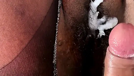 Genç Hintli amatör çift seks yapıyor ve kaydediyor.