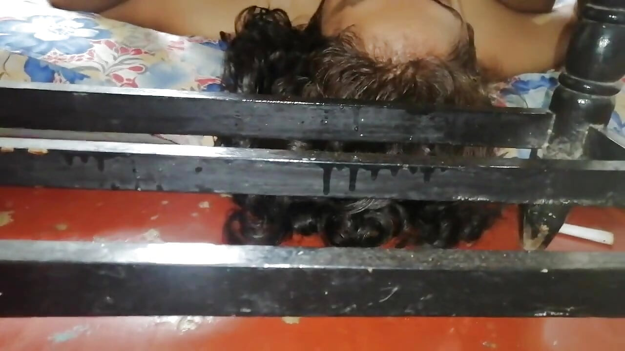Indijska sobarica 2. deo je tajno došla da se jebe sa gospodarom