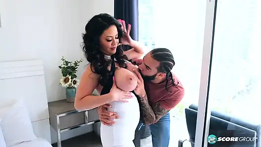 Ночь свидания превращается в ночь траха для Lollypop Gcup