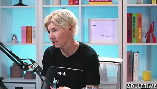 Lilly Bell Eksibisme, Sexting, & Pemberdayaan | Podcast Khusus Orang Dewasa