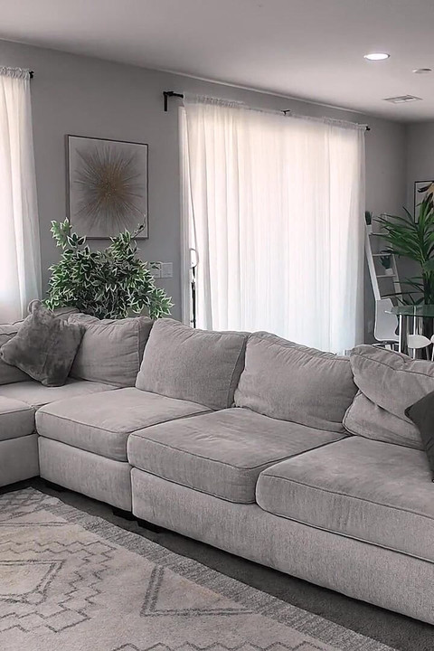 Si rambut coklat bertetek besar merasakan terlalu baik tetek besar - Madalina Moon