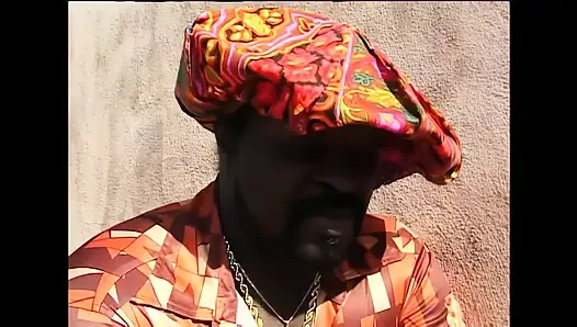 Очень горячий и чувственный африканский тройник