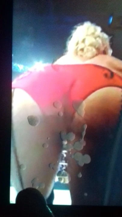 Lacey Evans cumtribute