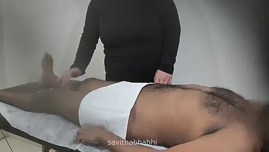 Indischer junge bekommt handjob