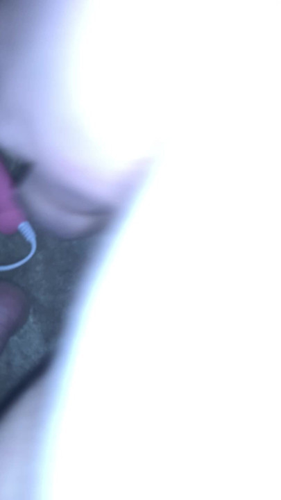 Huge wide dildo in loose cunt