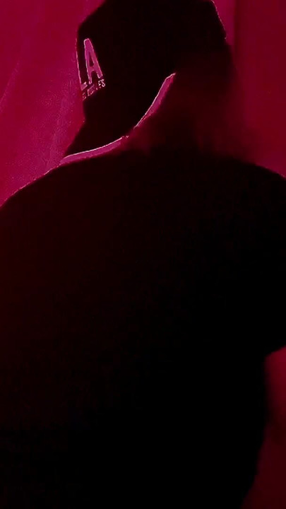 GloryHole in einer disco-toilette, ich lutsche einen fremden | Clip 2