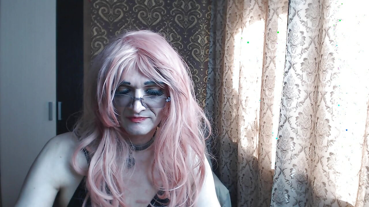 Skini gaćice i uzmi ih sve u usta.