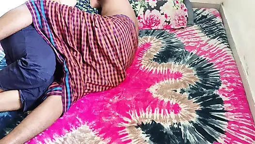 Hoktoml9_Bangladesi village sister-in-law brought me a bag and got on top of me and fucked me.