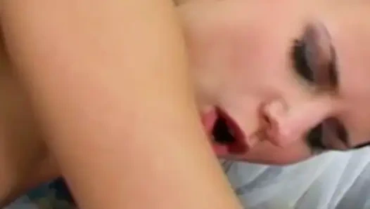 Strebsames europäisches schätzchen wird wild