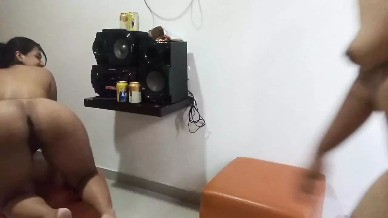 Uma dança erótica antes da ação começar