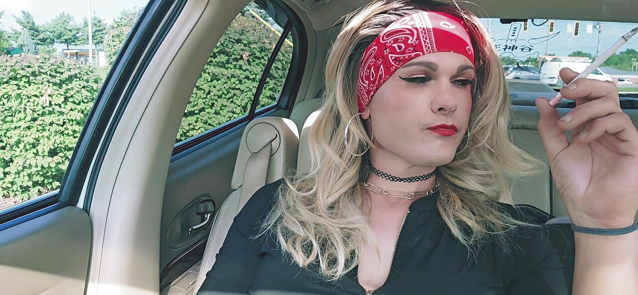 Kylie Babes Smoking Fetish Car Play
