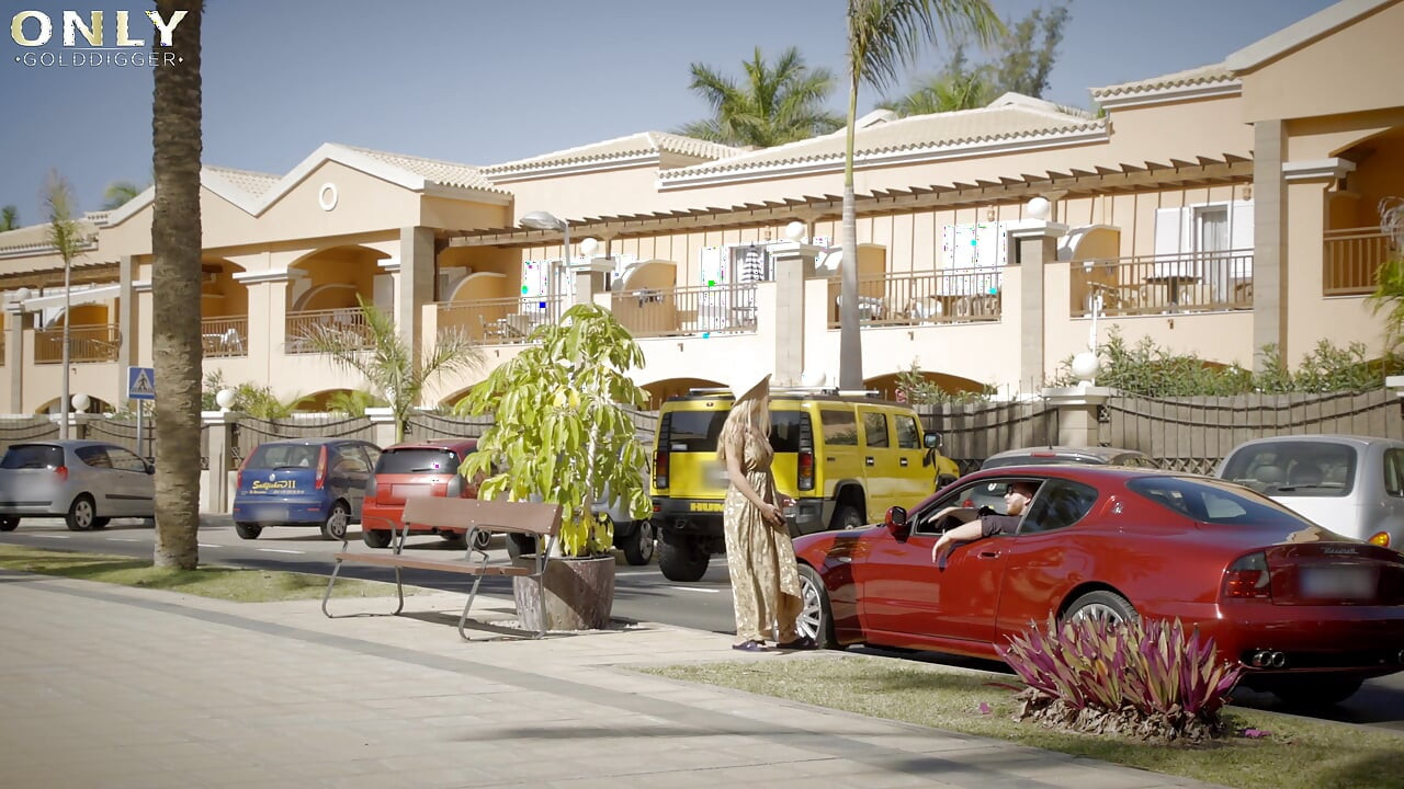 Blonde hottie Alyssia Kent penthouse fuck outdoor