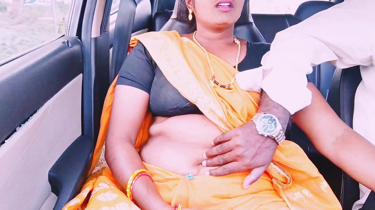 Villege empregada no carro sexo Telugu sujo fala.