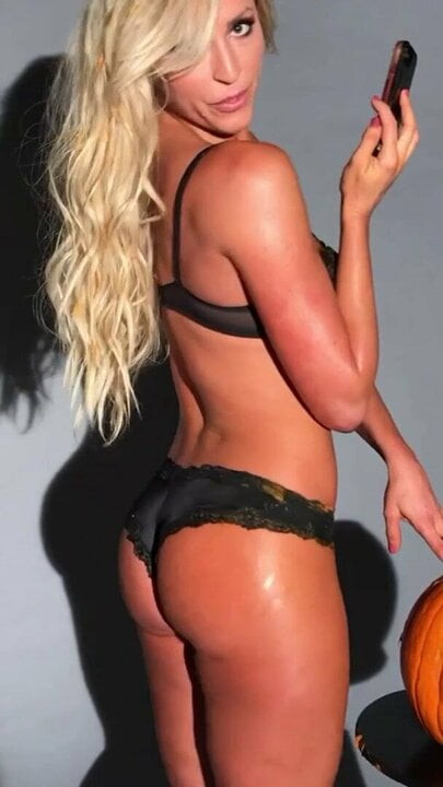 Sommer Rae twerking