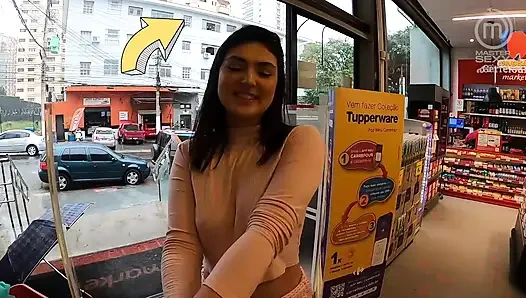 Горячие лесбиянки-латины готовят - за кулисами - SFW