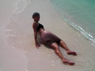 MI EX EN LA PLAYA 3