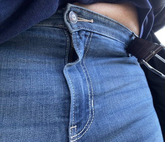 Baise en plein air dans un jean Hollister