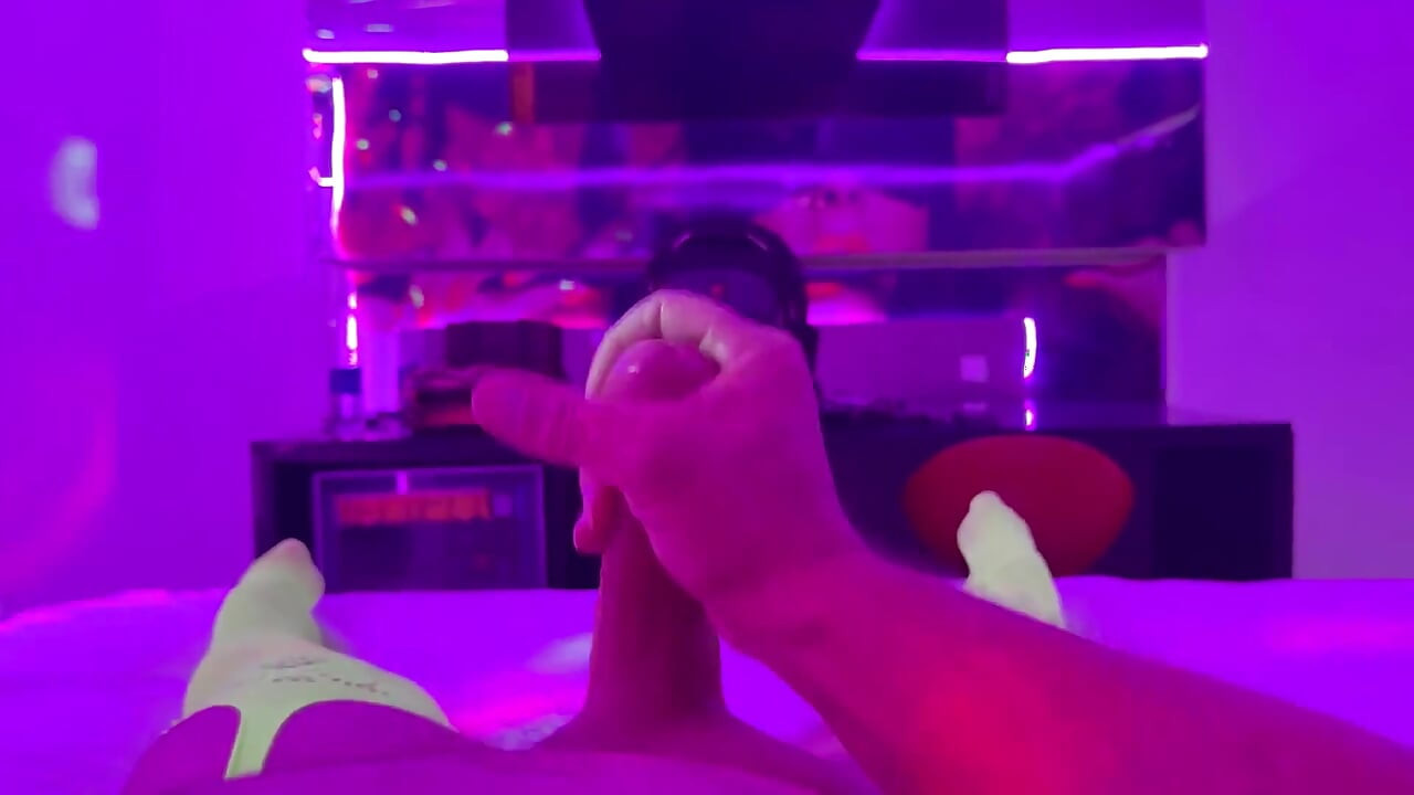 Jerking and Shooting a Nice Load